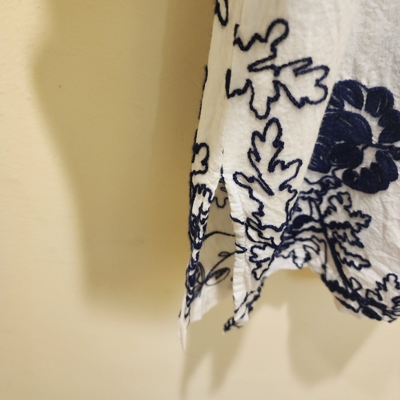 FORCYNTHIA Beachwear white and Navy Blue Embroidered Roll Up Sleeves top XL - Picture 7 of 11